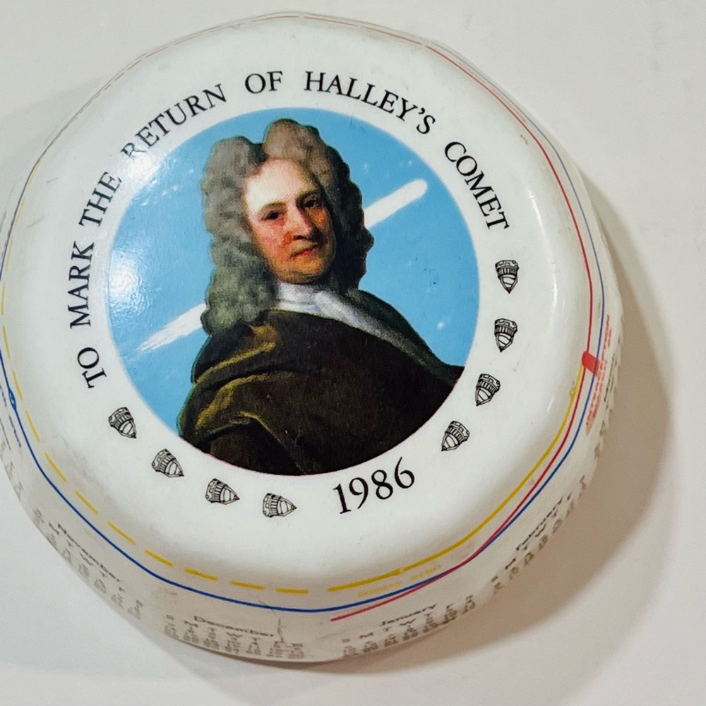 Wedgwood White Comet Commemorative Piece paperweight
